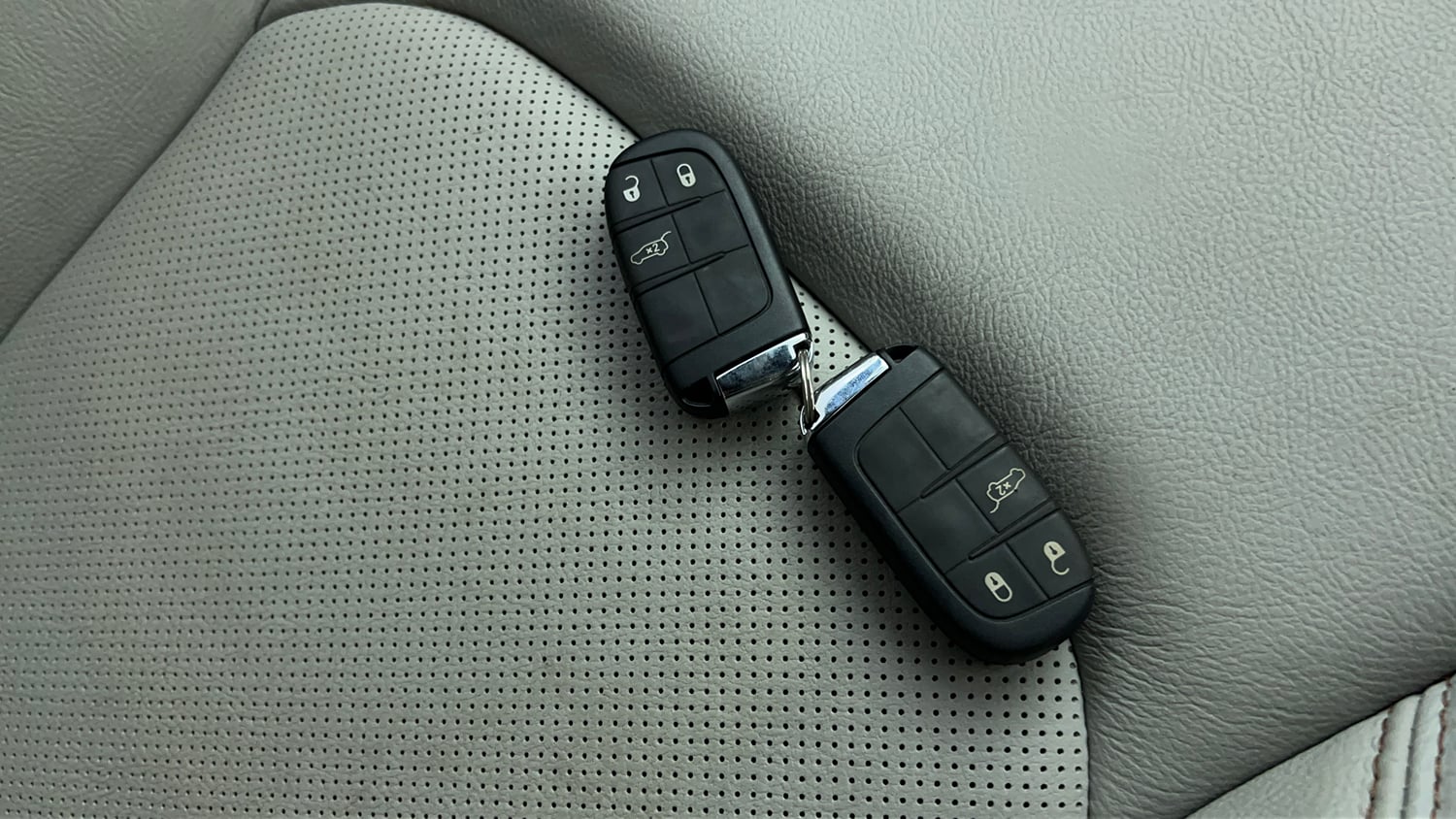 Used 2023 Jeep Compass Limited (O) 2.0 Diesel Diesel Manual extra CAR KEY VIEW