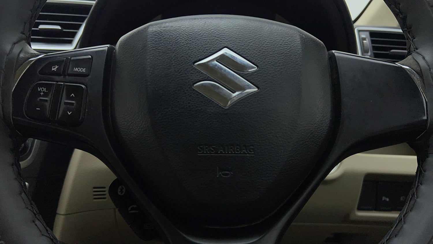 Used 2017 Maruti Suzuki Ciaz Zeta 1.4 MT Petrol Manual top_features Airbags