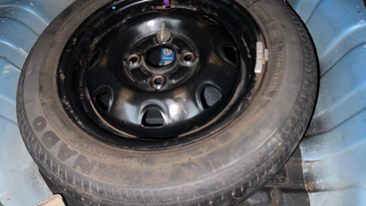 Used 2015 Maruti Suzuki Alto K10 VXi AMT Petrol Automatic tyres SPARE TYRE VIEW
