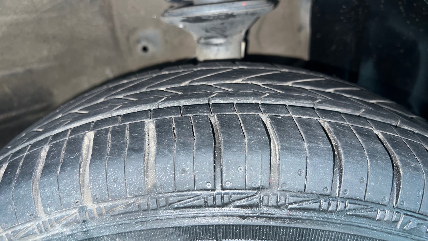 Used 2022 Maruti Suzuki Wagon R VXI 1.0 Petrol Manual tyres RIGHT FRONT TYRE TREAD VIEW