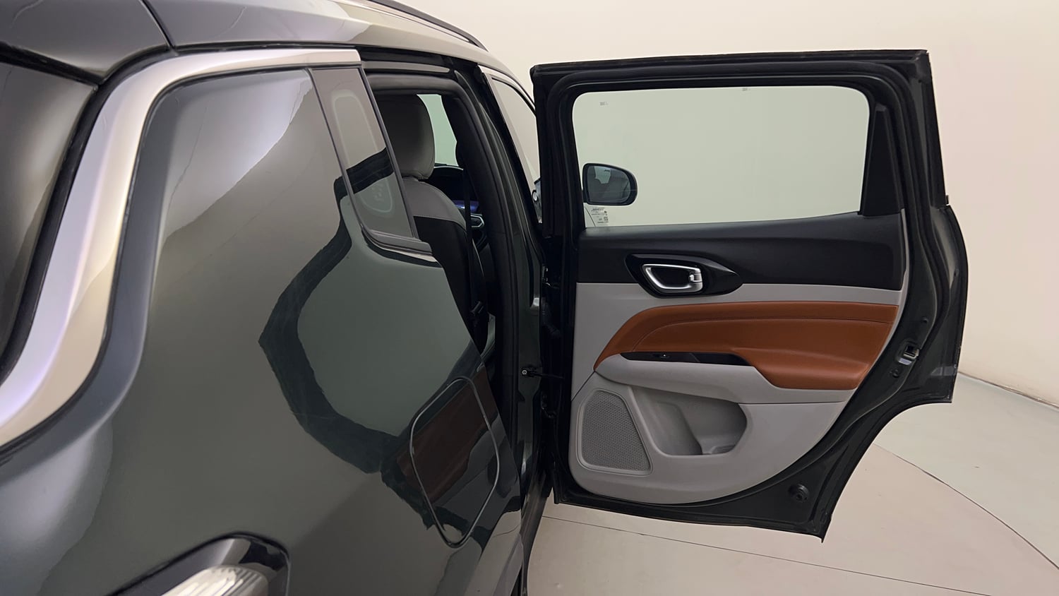 Used 2023 Jeep Compass Limited (O) 2.0 Diesel Diesel Manual interior RIGHT REAR DOOR OPEN VIEW