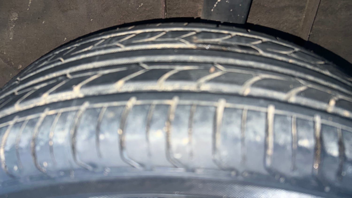 Used 2021 Renault Kiger RXT (O) MT Dual Tone Petrol Manual tyres LEFT REAR TYRE TREAD VIEW