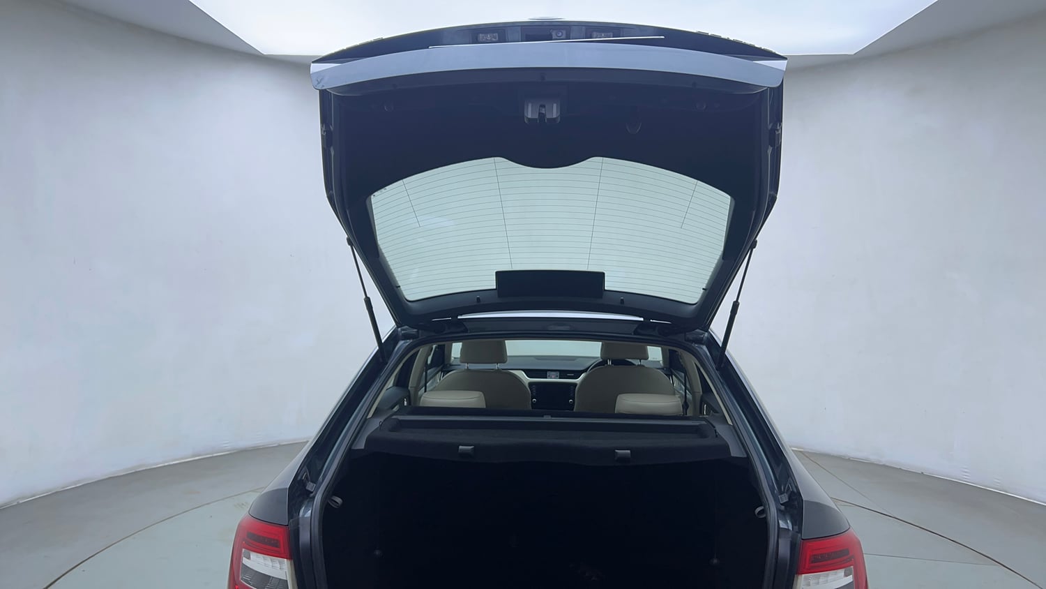 Used 2018 Skoda Octavia 1.8 TSI Style AT Petrol Automatic interior DICKY DOOR OPEN VIEW