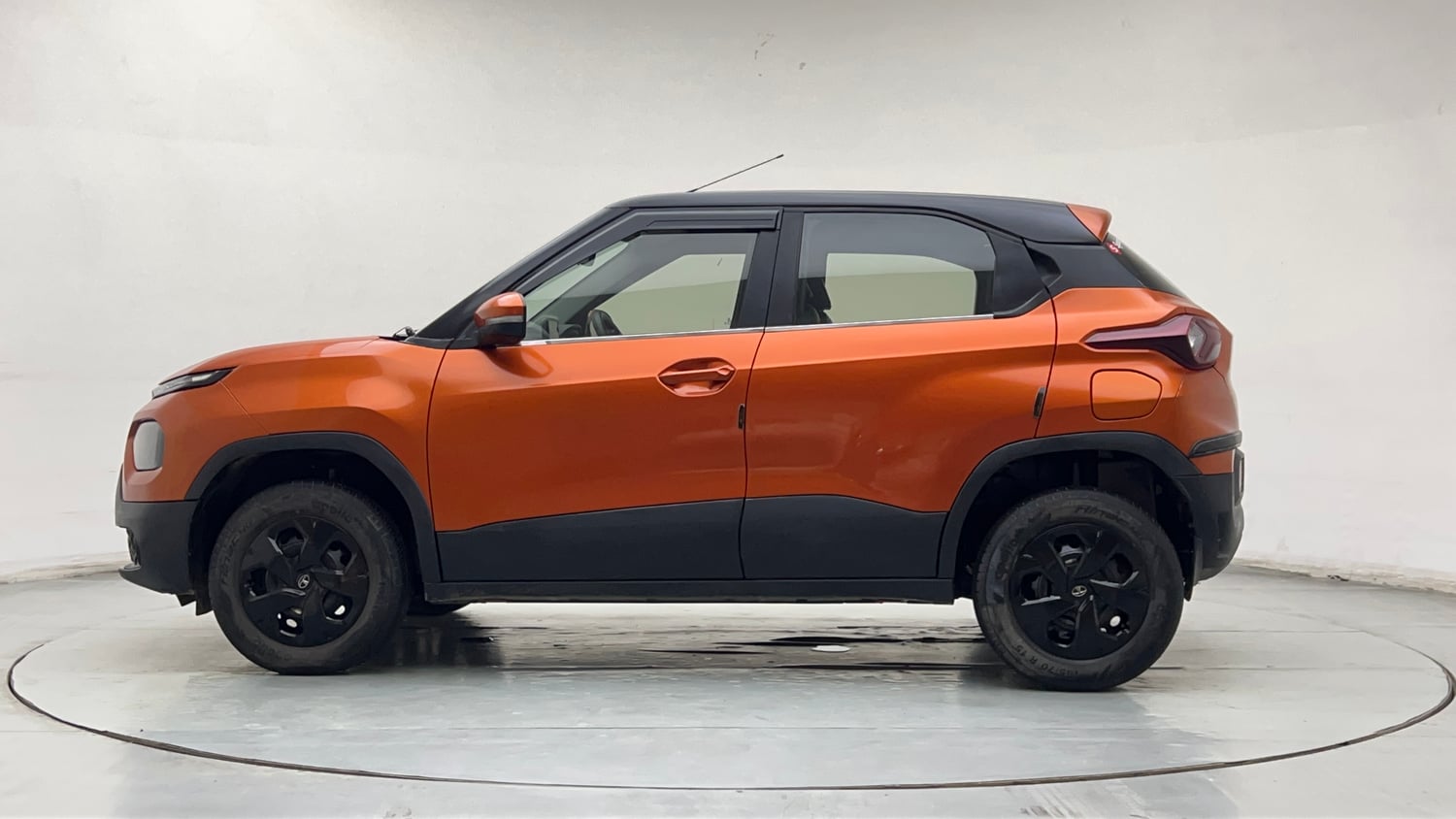 Used 2022 Tata Punch Adventure MT Petrol Manual exterior LEFT SIDE VIEW