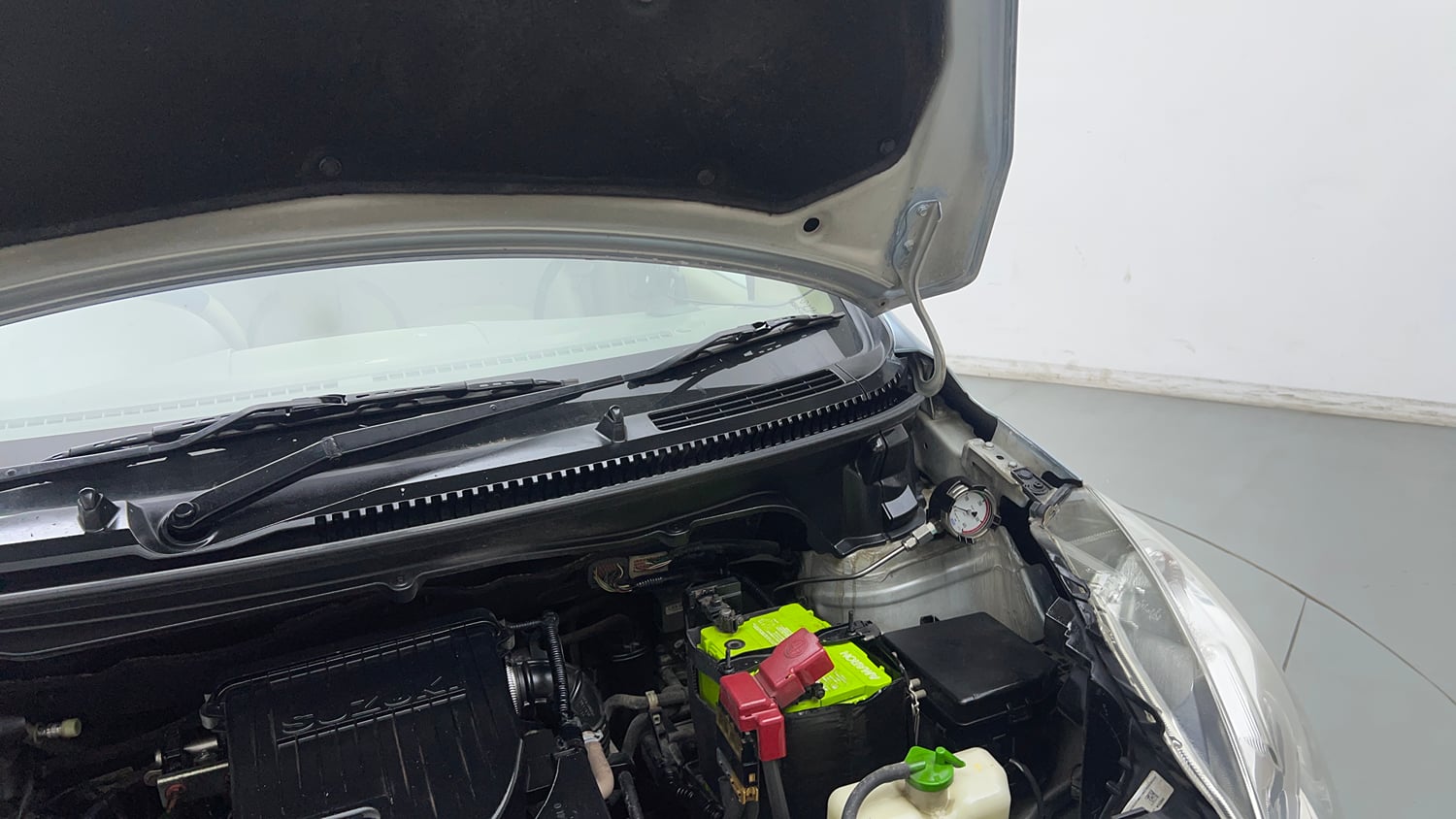 Used 2016 Maruti Suzuki Ertiga VXI CNG Cng Manual engine ENGINE LEFT SIDE HINGE & APRON VIEW