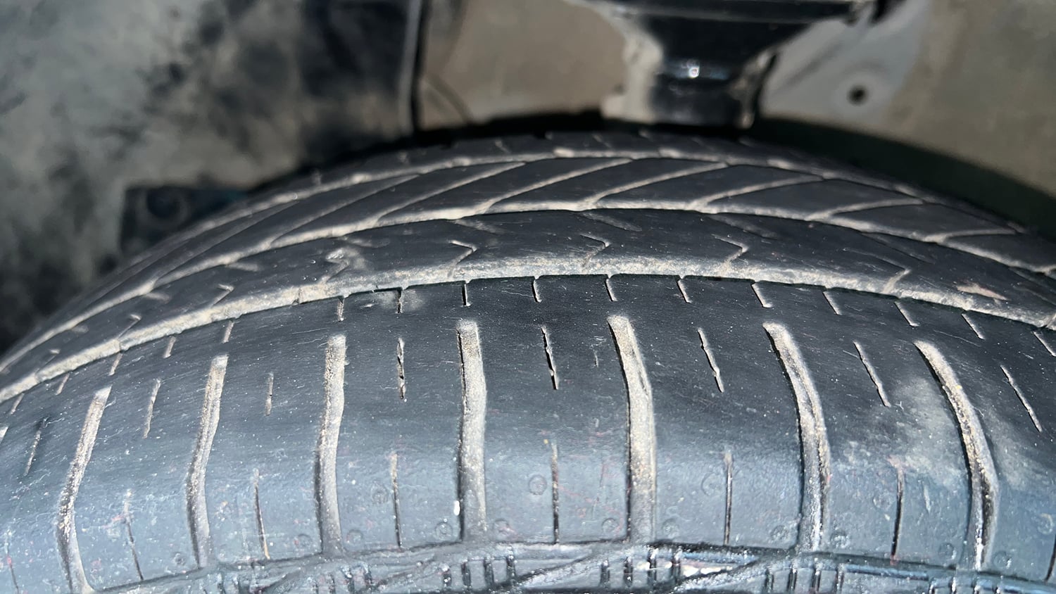 Used 2022 Maruti Suzuki Wagon R VXI 1.0 Petrol Manual tyres LEFT FRONT TYRE TREAD VIEW