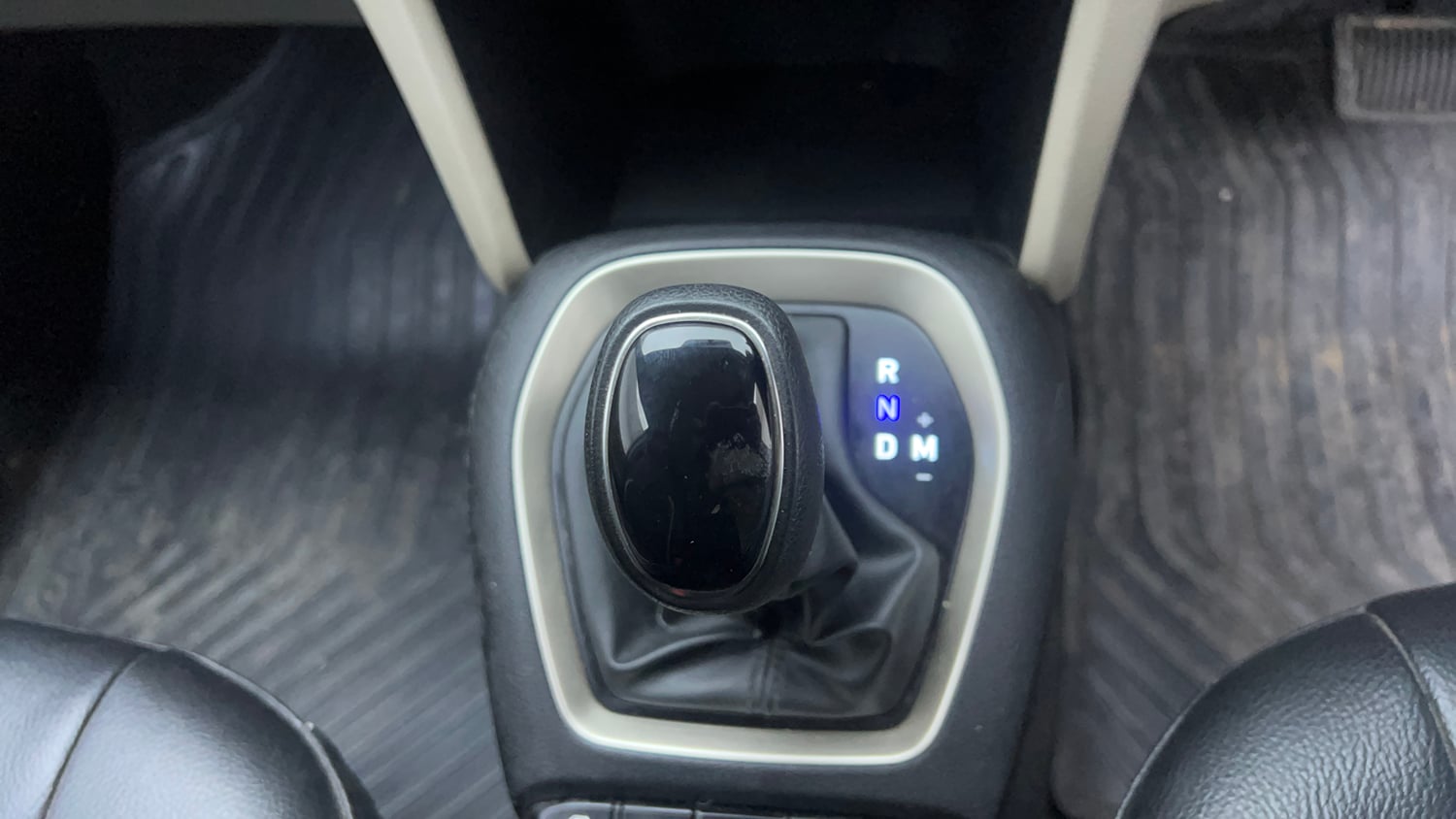 Used 2019 Hyundai Santro Sportz AMT Petrol Automatic interior GEAR  KNOB VIEW