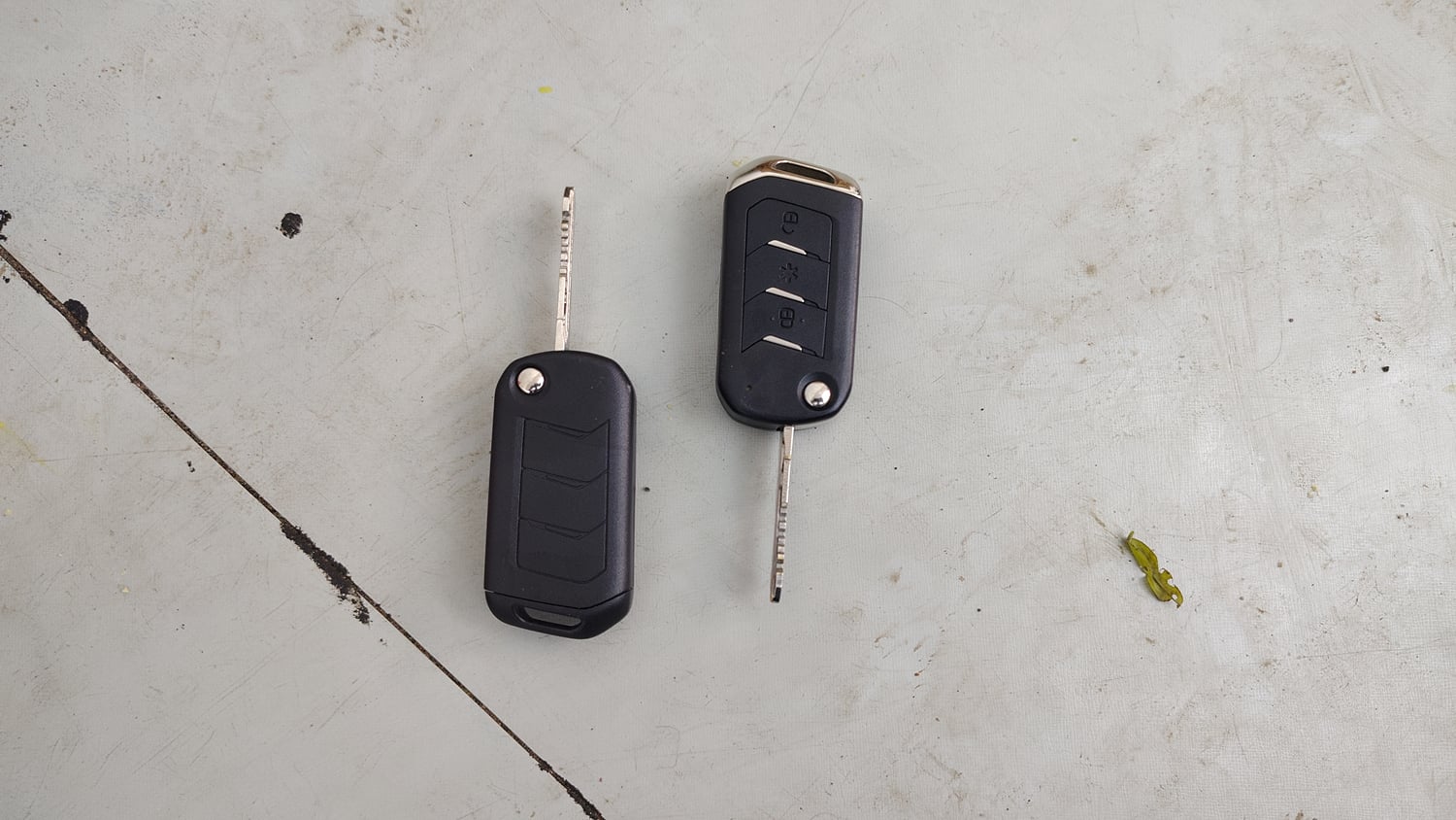 Used 2020 mahindra Thar LX Hard Top Petrol AT 4WD Petrol Automatic extra CAR KEY VIEW