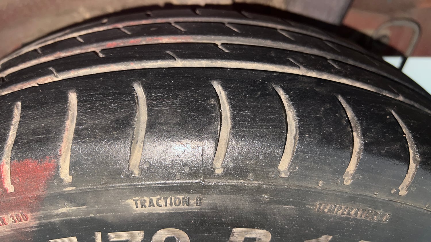Used 2017 Hyundai Grand i10 Sportz (O) AT 1.2 Kappa VTVT Petrol Automatic tyres LEFT REAR TYRE TREAD VIEW
