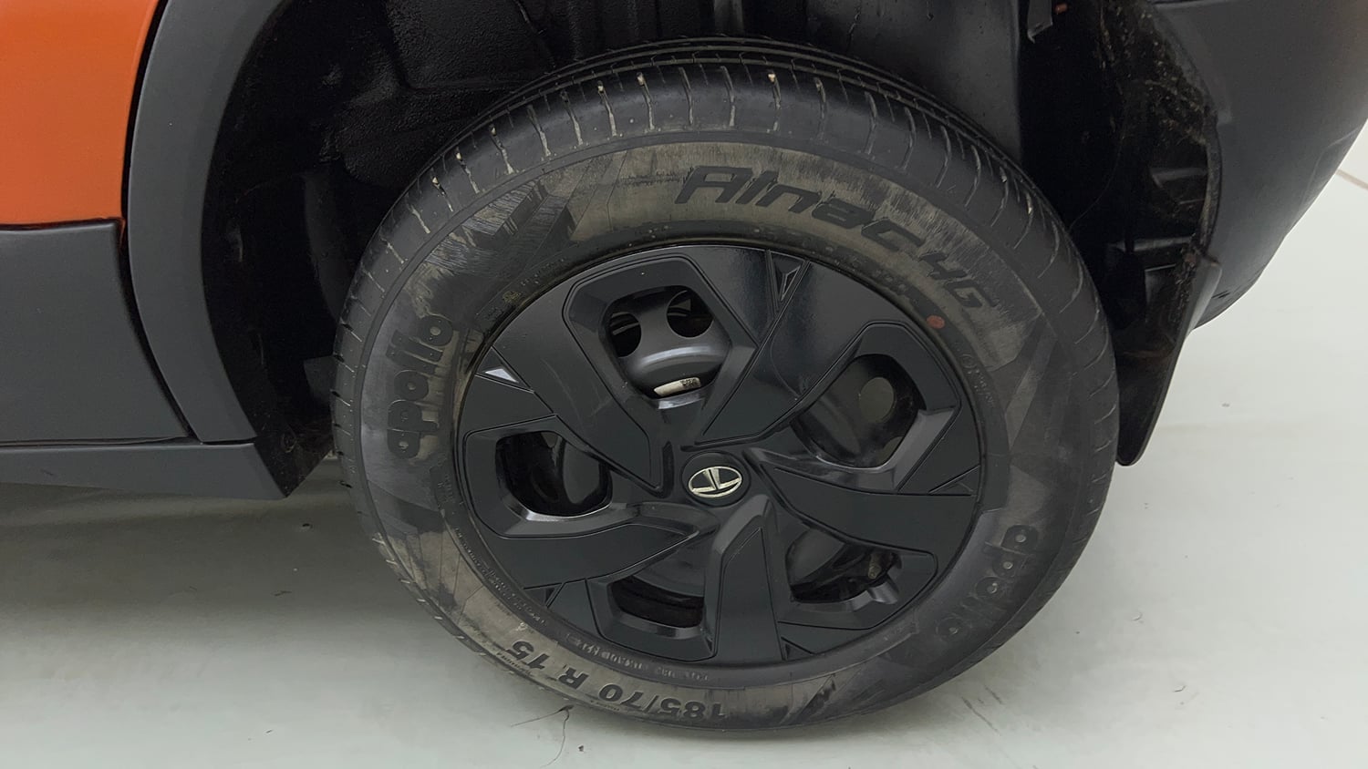 Used 2022 Tata Punch Adventure MT Petrol Manual tyres LEFT REAR TYRE RIM VIEW