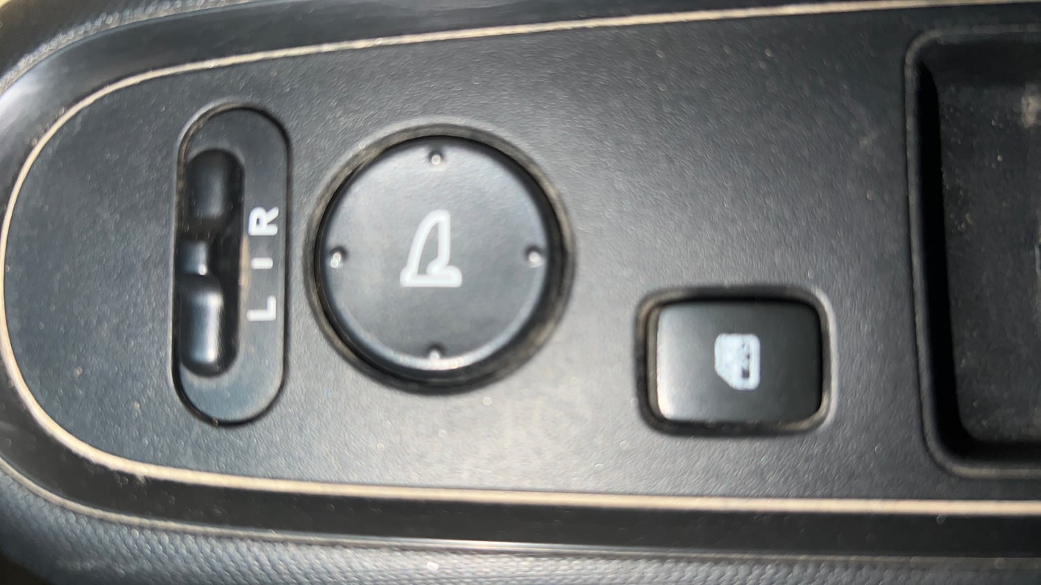 Used 2017 Honda Amaze 1.2 S i-VTEC Petrol Manual top_features Adjustable ORVM
