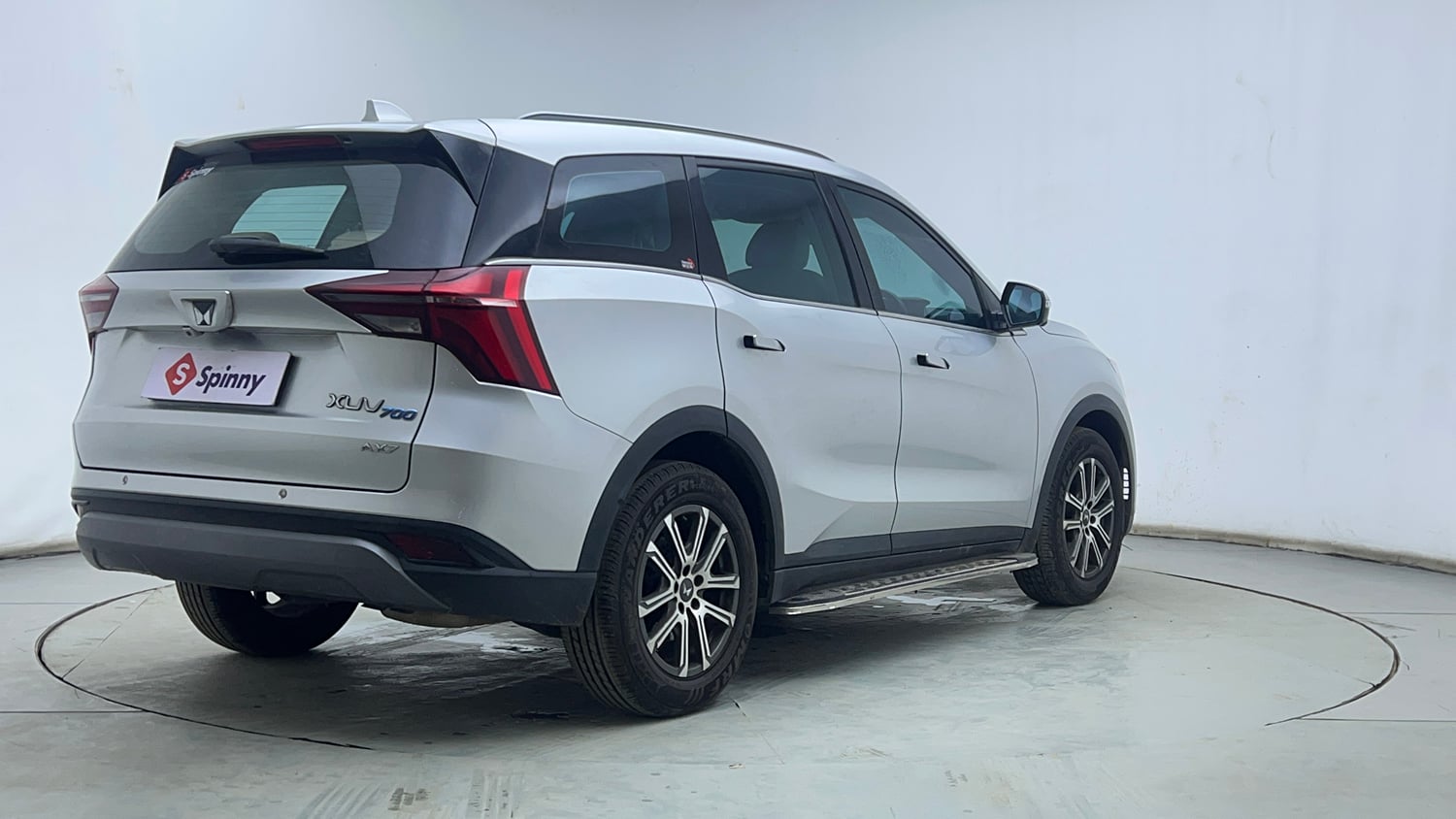 Used 2024 Mahindra XUV700 AX 7 Petrol AT Luxury Pack 7 STR Petrol Automatic exterior RIGHT REAR CORNER VIEW