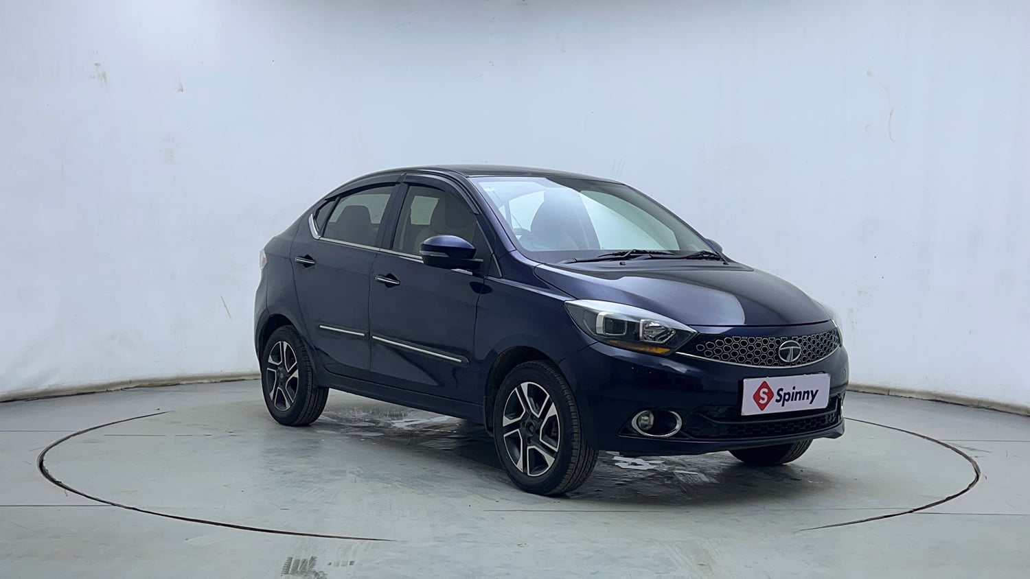 Used 2019 Tata Tigor Revotron XZA Petrol Automatic exterior RIGHT FRONT CORNER VIEW
