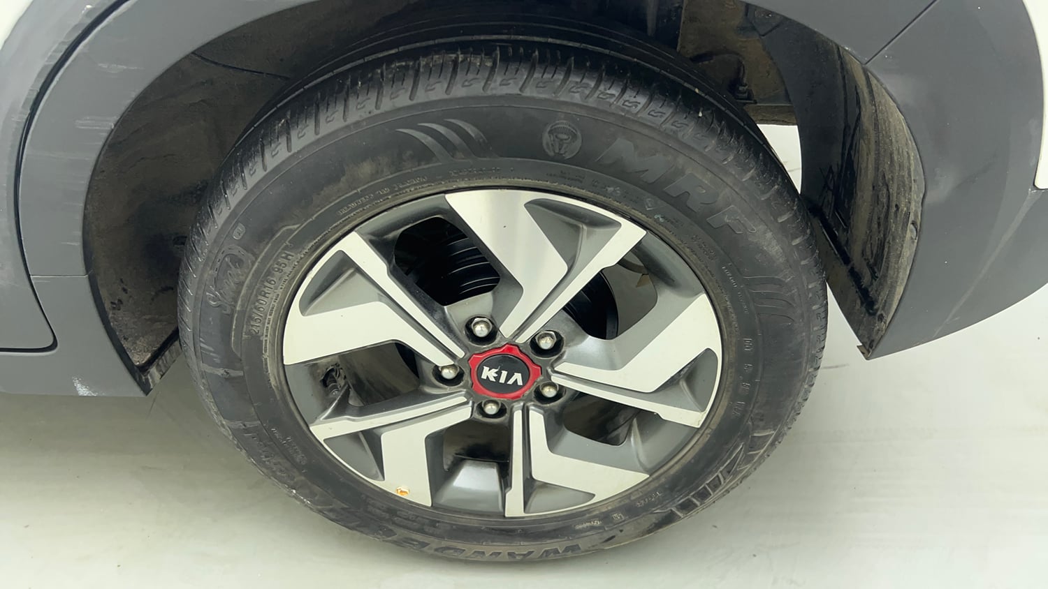 Used 2021 Kia Sonet GTX Plus 1.0 DCT Petrol Automatic tyres LEFT REAR TYRE RIM VIEW