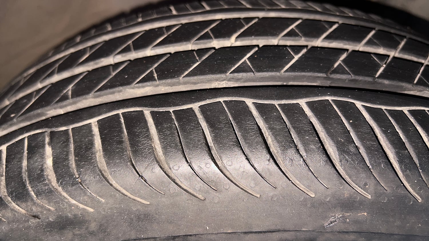 Used 2018 Honda City V CVT Petrol Petrol Automatic tyres RIGHT FRONT TYRE TREAD VIEW