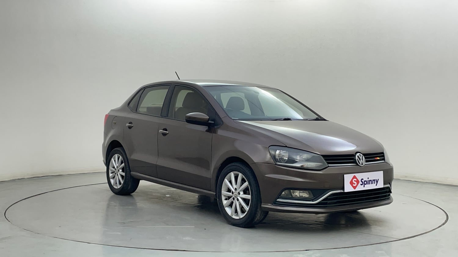 Used 2018 Volkswagen Ameo Highline 1.5L AT Diesel Automatic exterior RIGHT FRONT CORNER VIEW