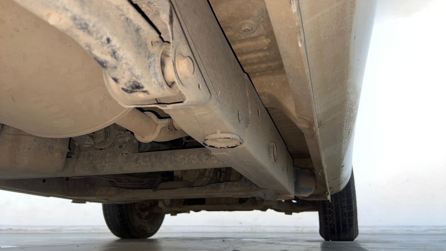 Used 2019 Mahindra TUV300 T4 Plus Diesel Manual extra REAR RIGHT UNDERBODY VIEW