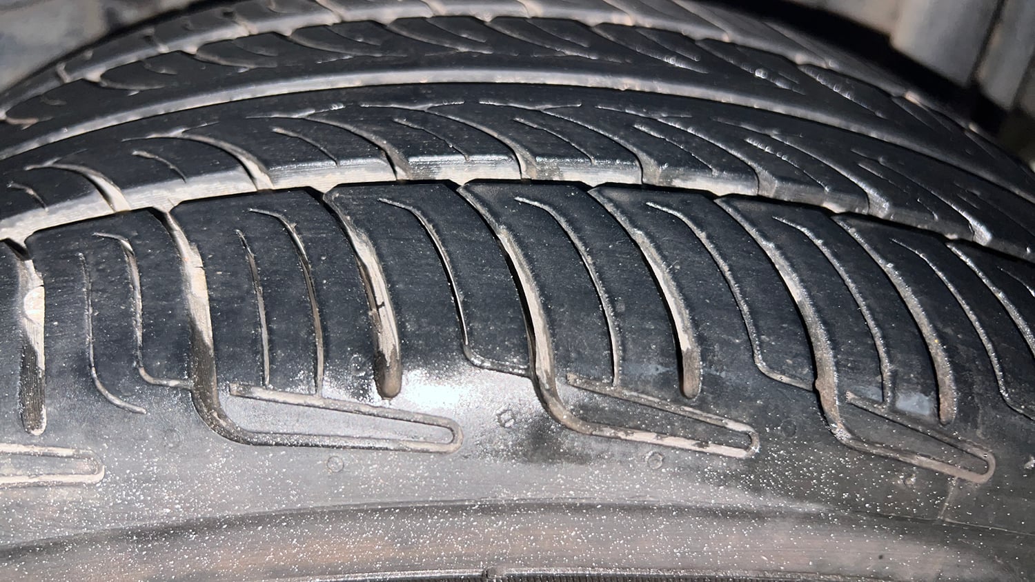 Used 2019 Tata Tigor Revotron XZ+ Petrol Manual tyres LEFT REAR TYRE TREAD VIEW