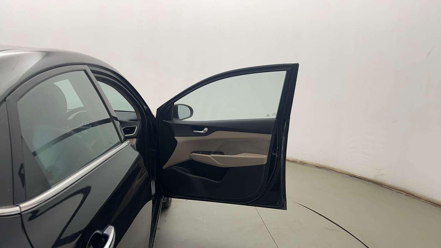 Used 2019 Hyundai Verna SX 1.6 VTVT Petrol Manual interior RIGHT FRONT DOOR OPEN VIEW