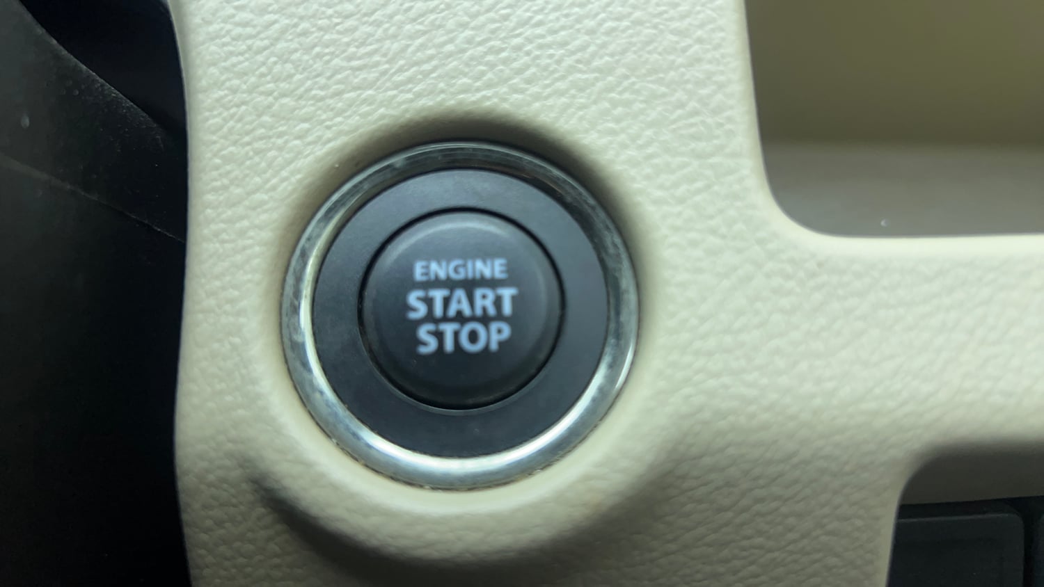 Used 2021 Maruti Suzuki Ciaz Zeta 1.5 AT Petrol Automatic top_features Keyless start