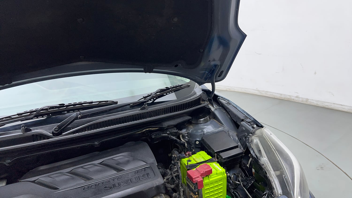 Used 2017 Maruti Suzuki Baleno RS 1.0 Petrol Manual engine ENGINE LEFT SIDE HINGE & APRON VIEW