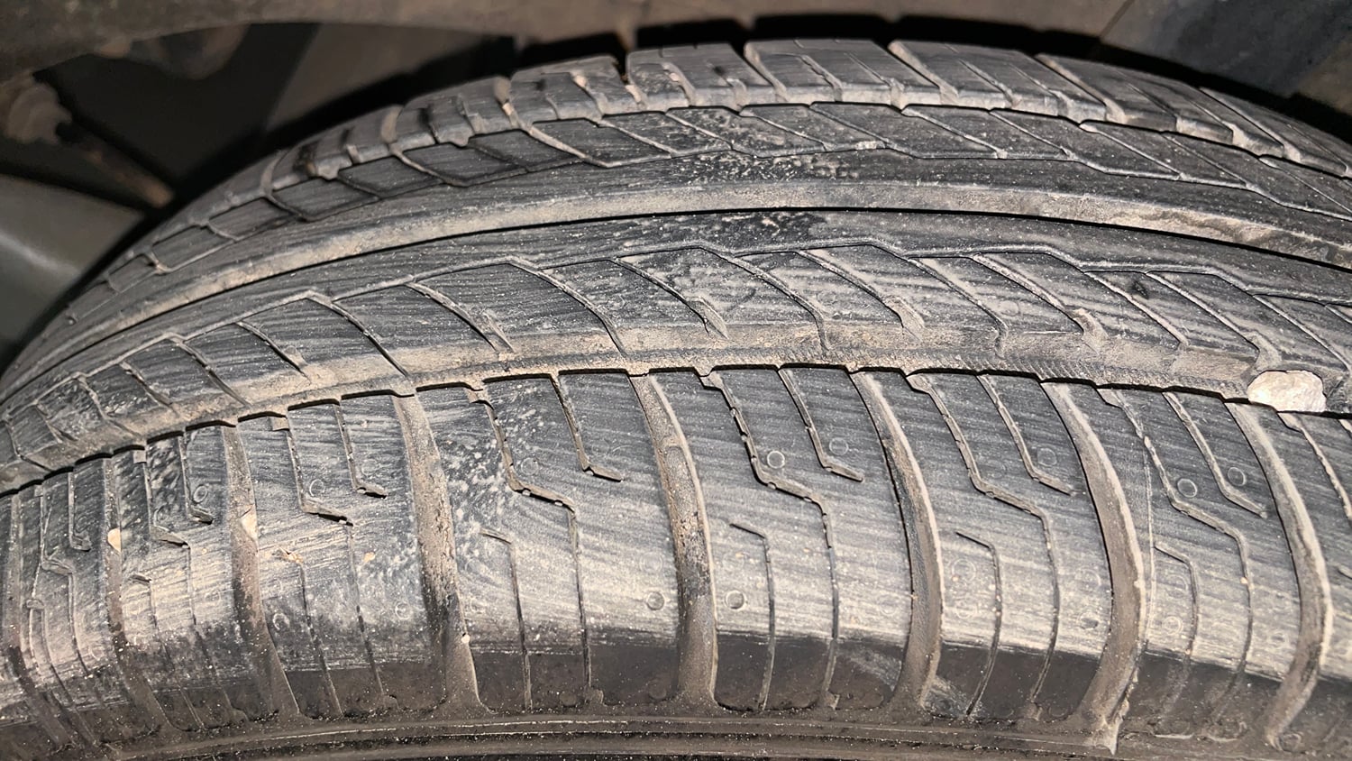 Used 2016 Renault Kwid 1.0 RXT Petrol Manual tyres LEFT REAR TYRE TREAD VIEW