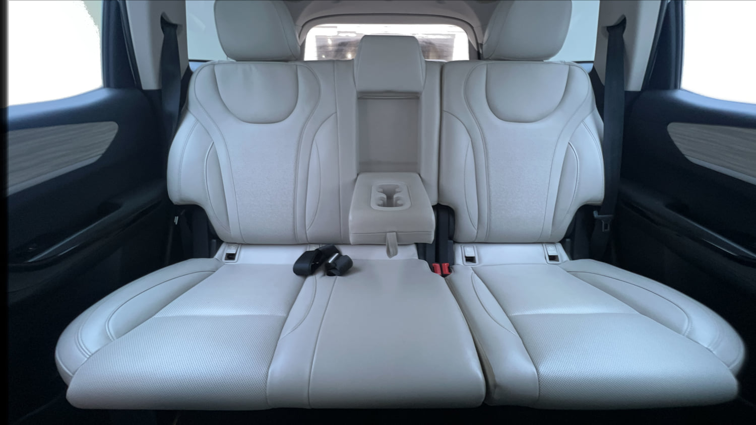 Used 2024 Mahindra XUV700 AX 7 Petrol AT Luxury Pack 7 STR Petrol Automatic interior REAR SEAT CONDITION VIEW