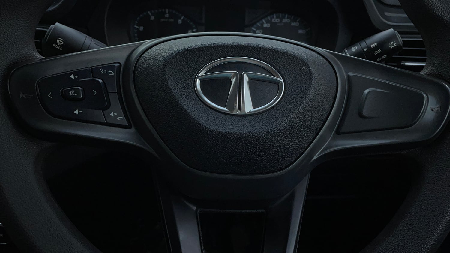 Used 2023 Tata Punch Adventure MT Petrol Manual top_features Airbags