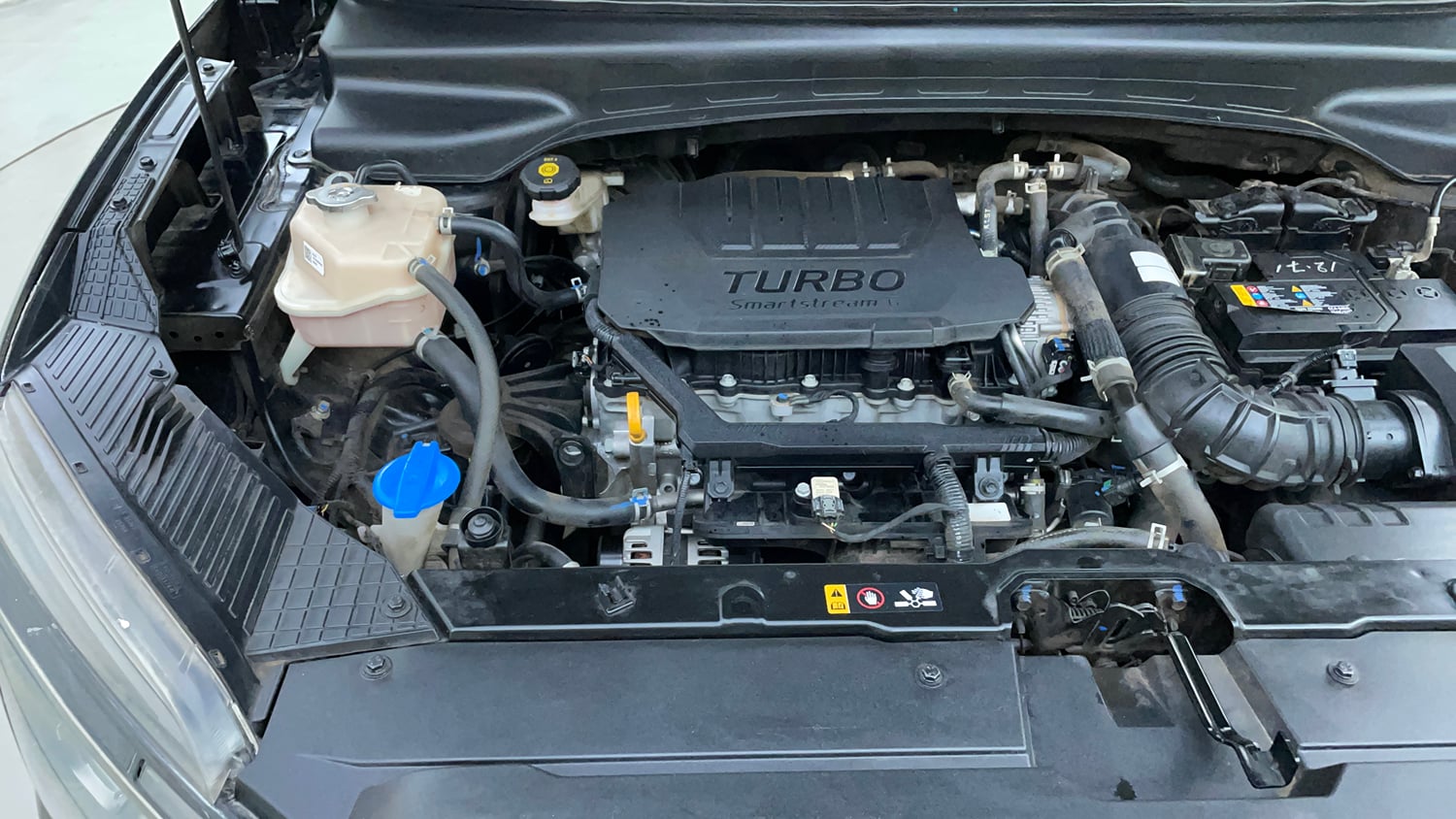 Used 2023 Hyundai Alcazar Signature (O) 6 STR 1.5 Petrol DCT Petrol Automatic engine ENGINE RIGHT SIDE VIEW