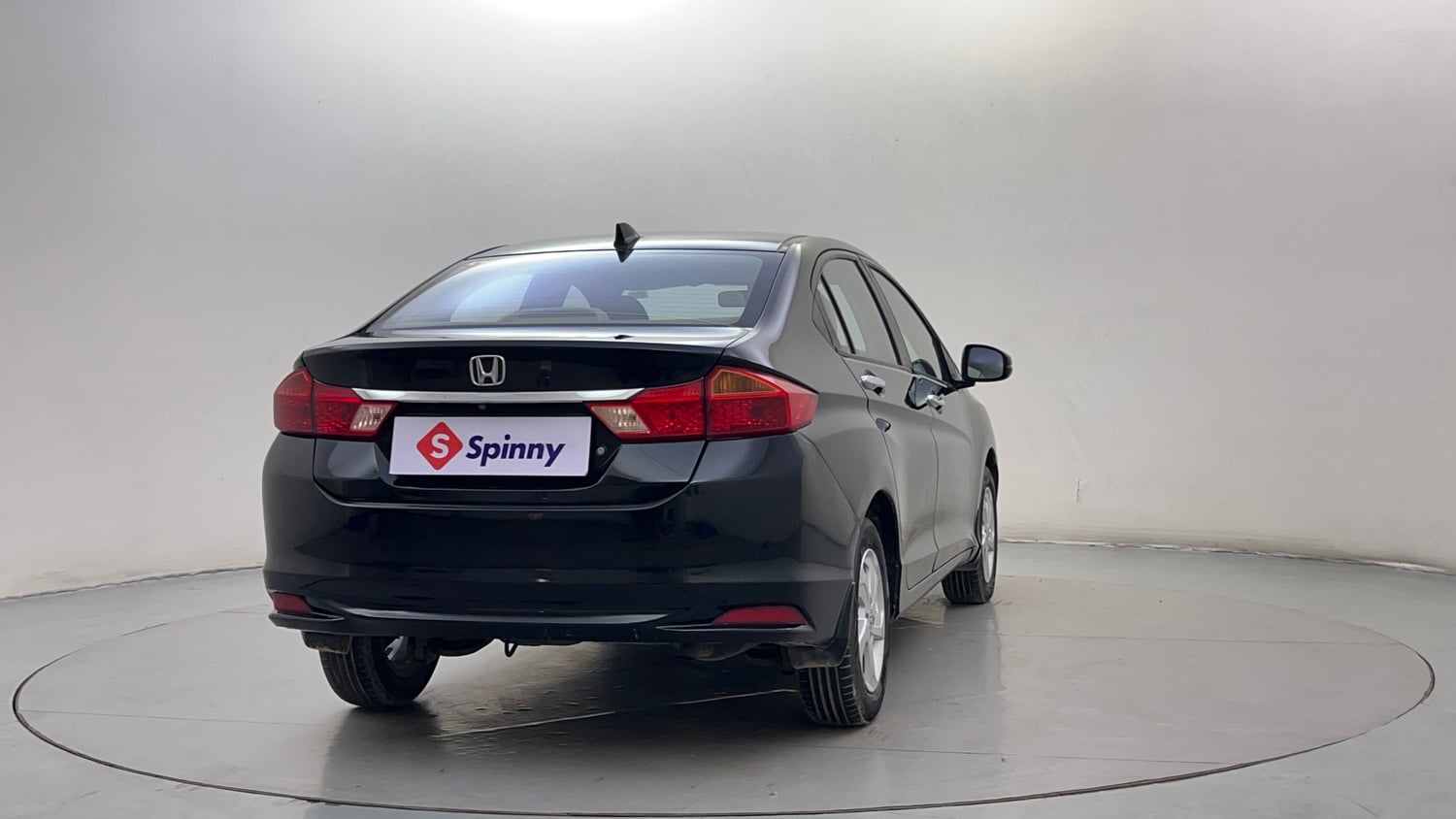 Used 2014 Honda City SV Diesel Diesel Manual exterior RIGHT REAR CORNER VIEW