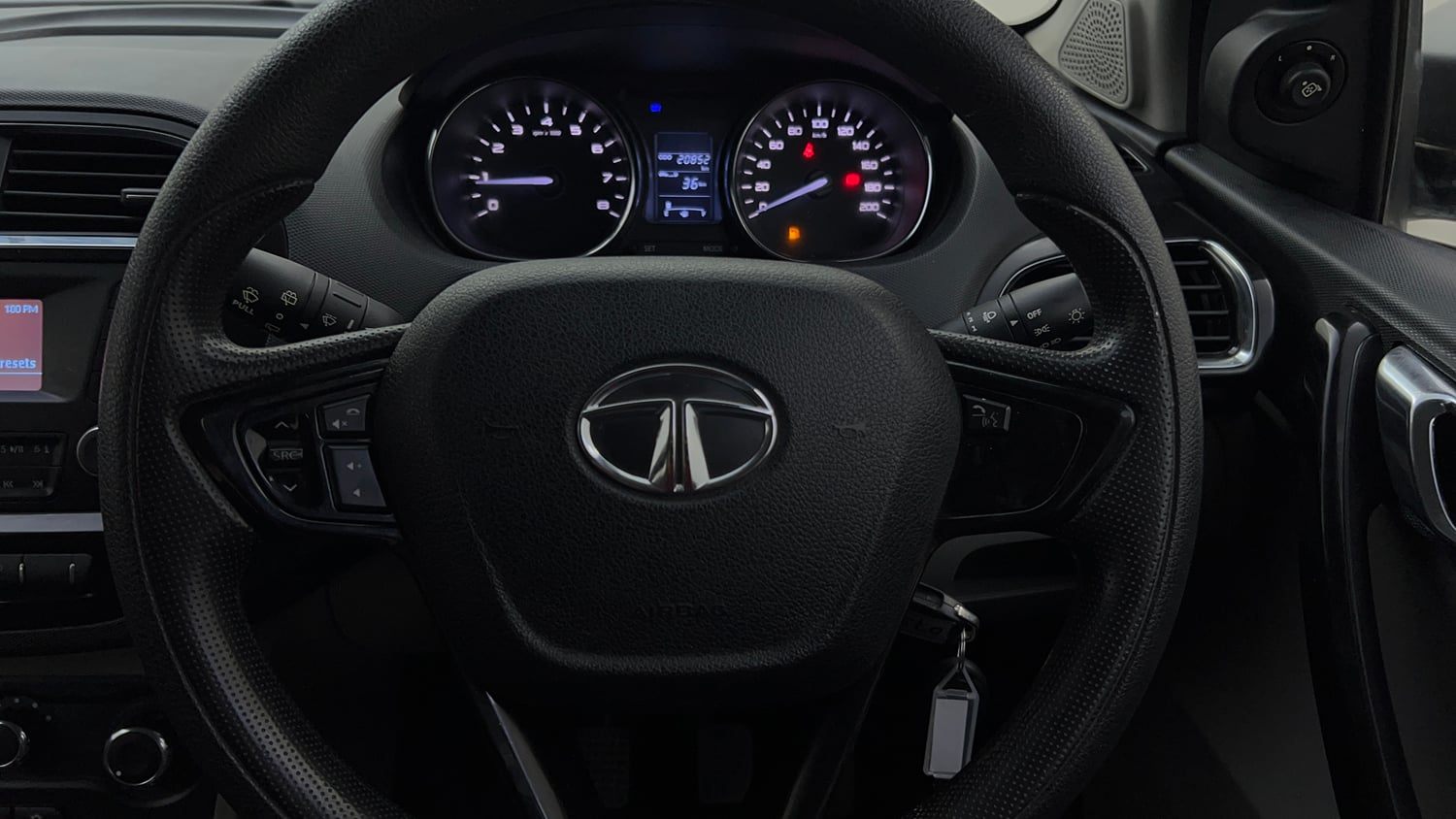 Used 2018 Tata Tiago Revotron XZ w/o Alloy Petrol Manual top_features Airbags