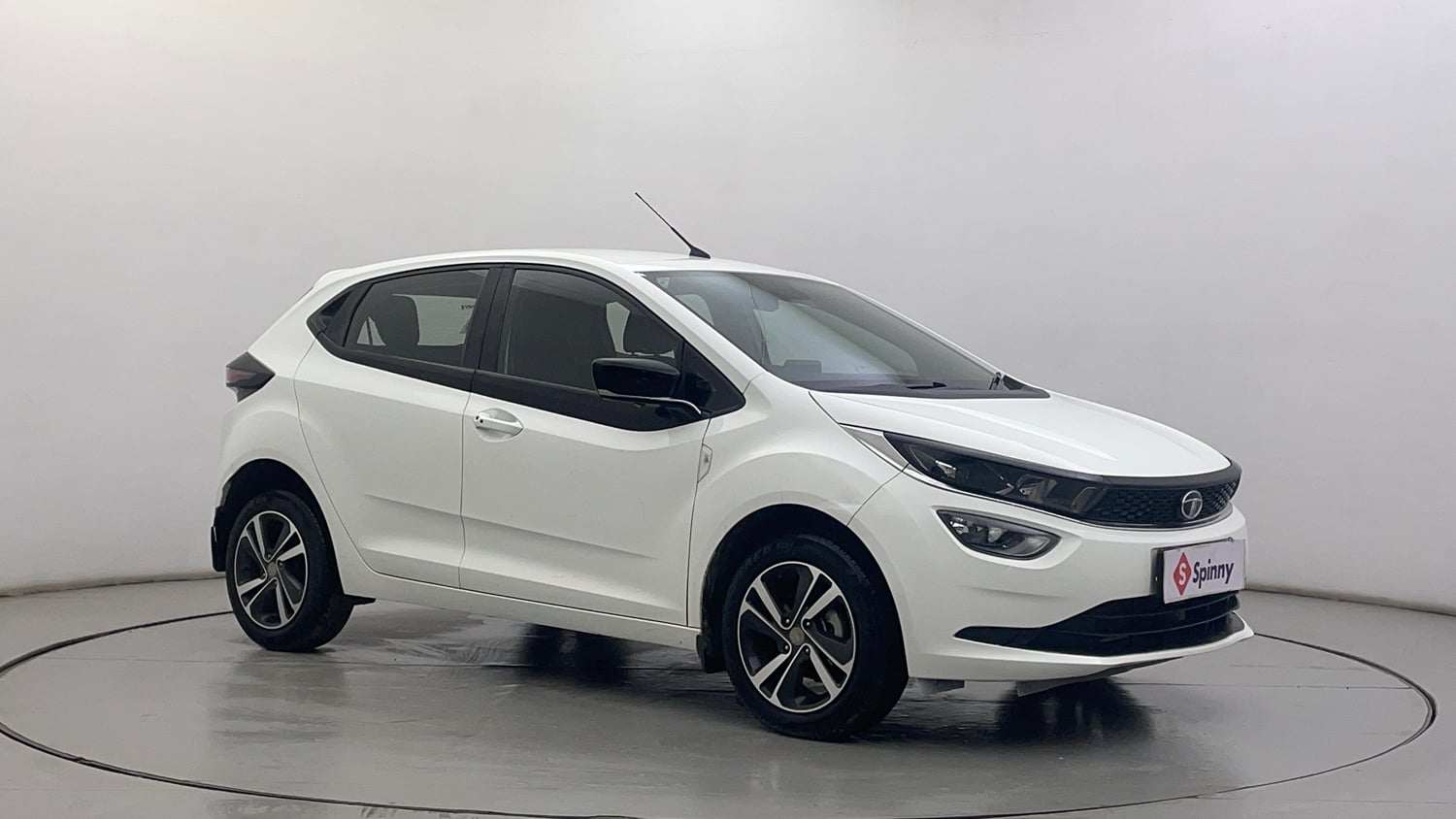 Used 2023 Tata Altroz XZA Petrol Petrol Automatic exterior RIGHT FRONT CORNER VIEW