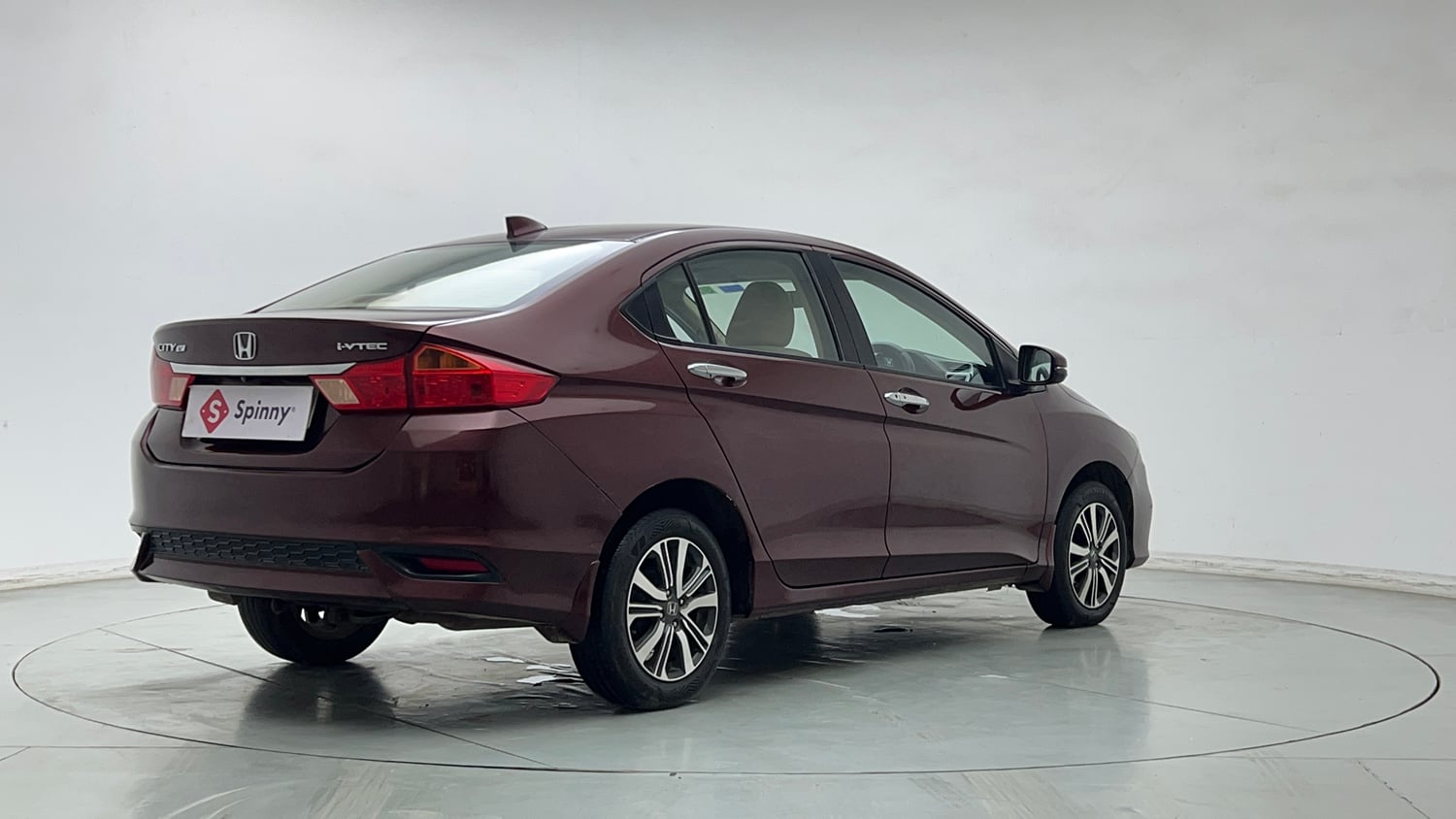 Used 2018 Honda City V CVT Petrol Petrol Automatic exterior RIGHT REAR CORNER VIEW