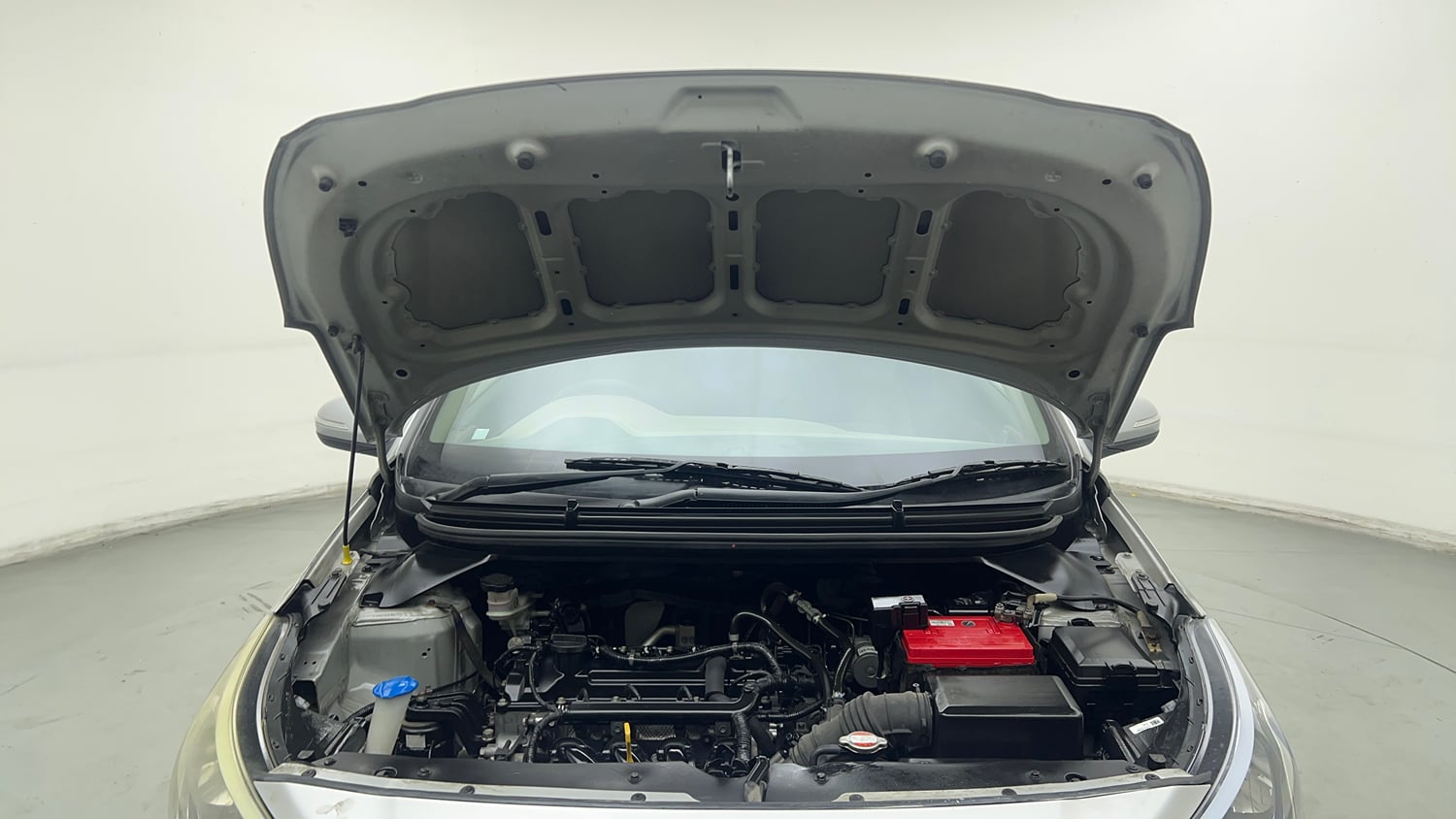 Used 2018 Hyundai Elite i20 Asta 1.2 AT Petrol Automatic engine ENGINE & BONNET OPEN FRONT VIEW