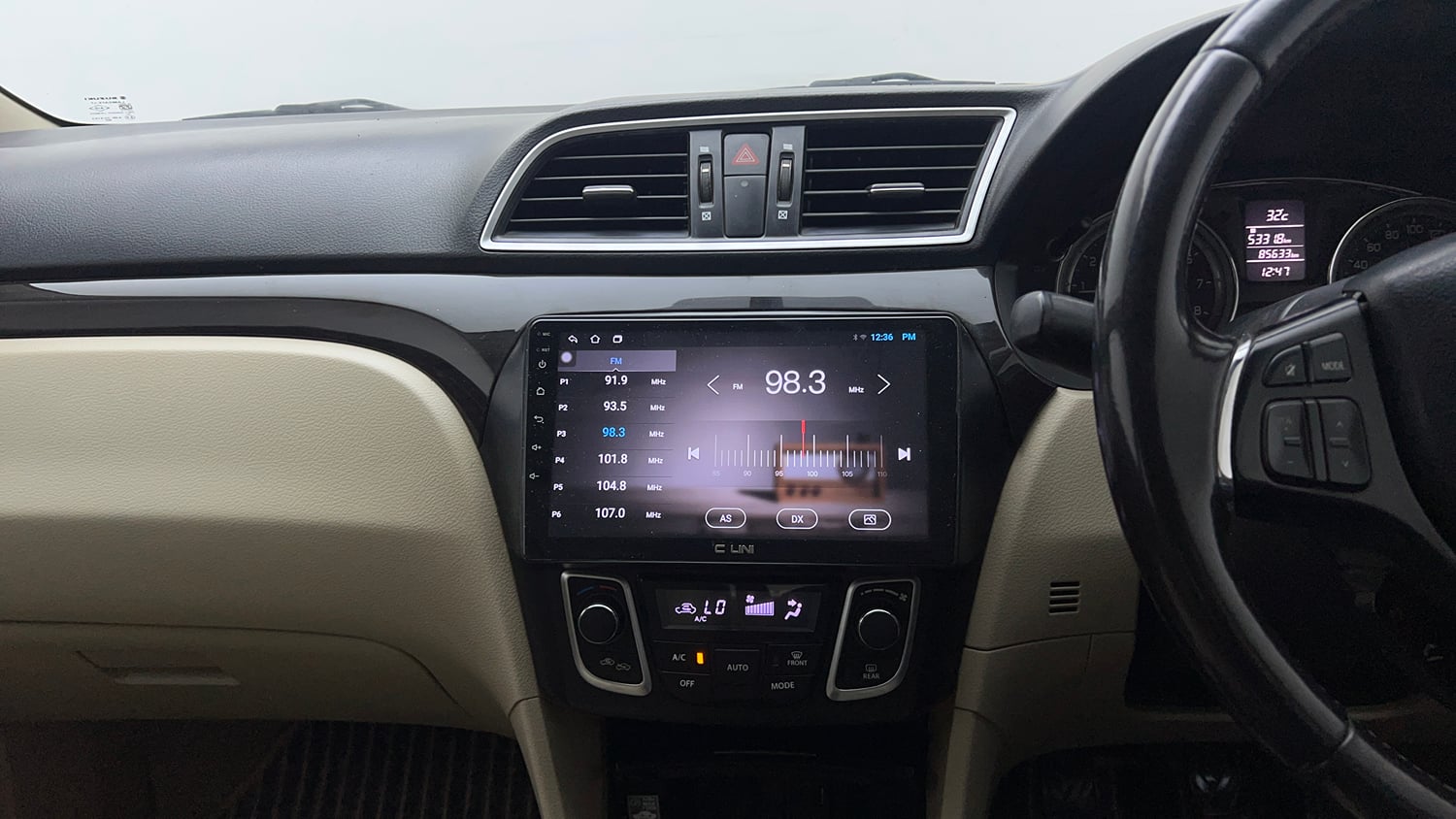Used 2017 Maruti Suzuki Ciaz Alpha 1.4 MT Petrol Manual top_features Touch screen infotainment system