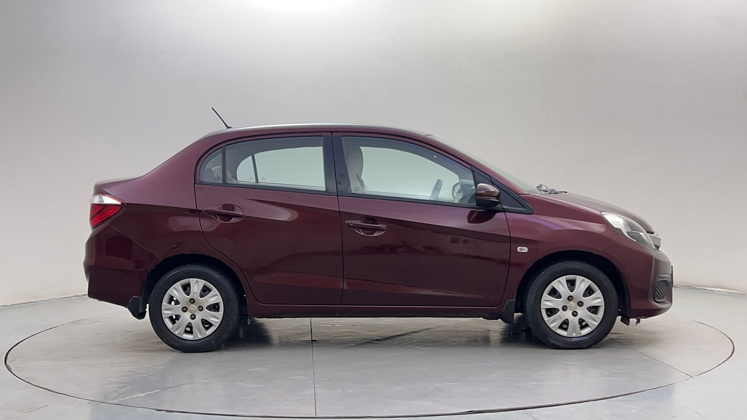 Used 2016 Honda Amaze 1.2 S i-VTEC Petrol Manual exterior RIGHT SIDE VIEW