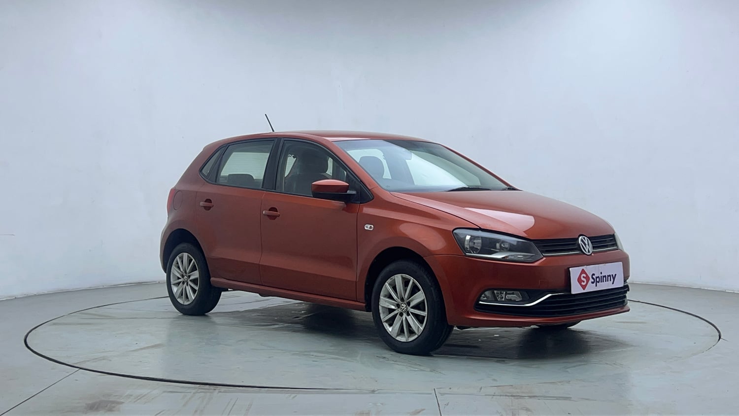 Used 2015 Volkswagen Polo Highline1.2L (P) Petrol Manual exterior RIGHT FRONT CORNER VIEW
