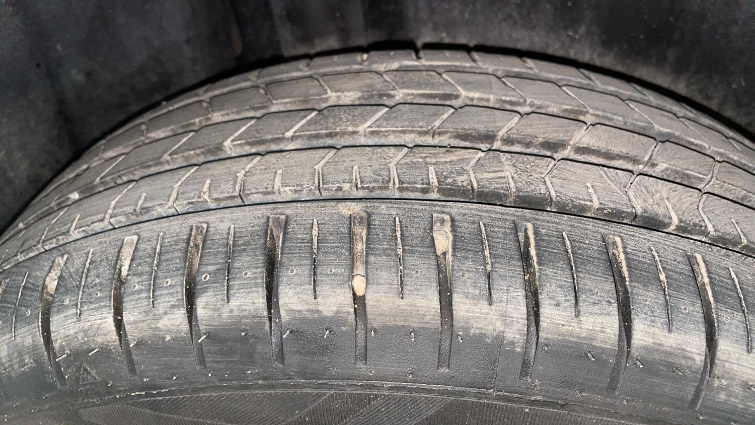 Used 2025 Toyota Glanza V AMT Petrol Automatic tyres RIGHT REAR TYRE TREAD VIEW