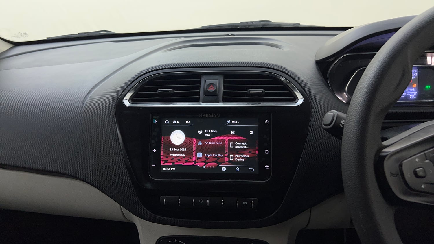 Used 2023 Tata Tiago XZA Plus Petrol Automatic top_features Touch screen infotainment system
