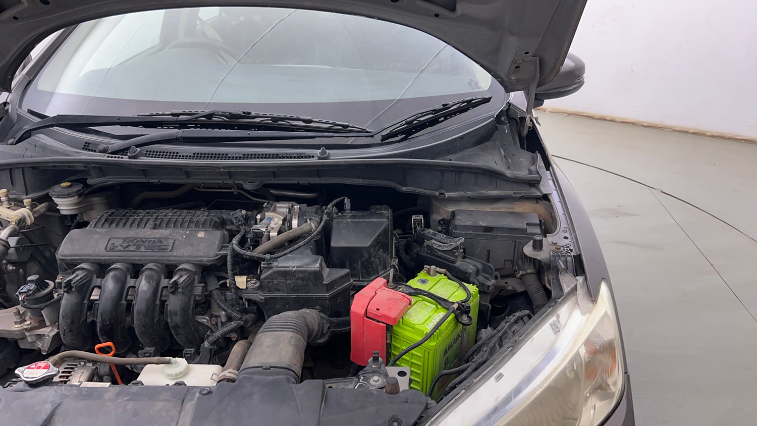 Used 2016 Honda City V Petrol Manual engine ENGINE LEFT SIDE HINGE & APRON VIEW