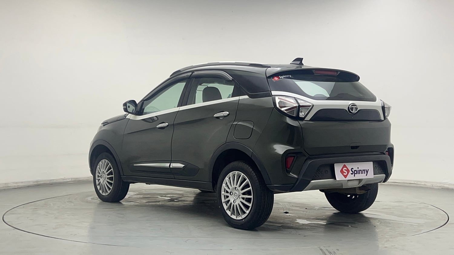 Used 2020 Tata Nexon XZ Petrol Manual exterior LEFT REAR CORNER VIEW