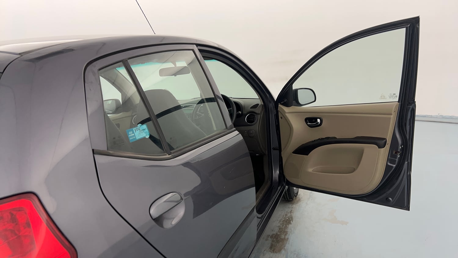 Used 2014 Hyundai i10 Sportz 1.1 iRDE2 Petrol Manual interior RIGHT FRONT DOOR OPEN VIEW
