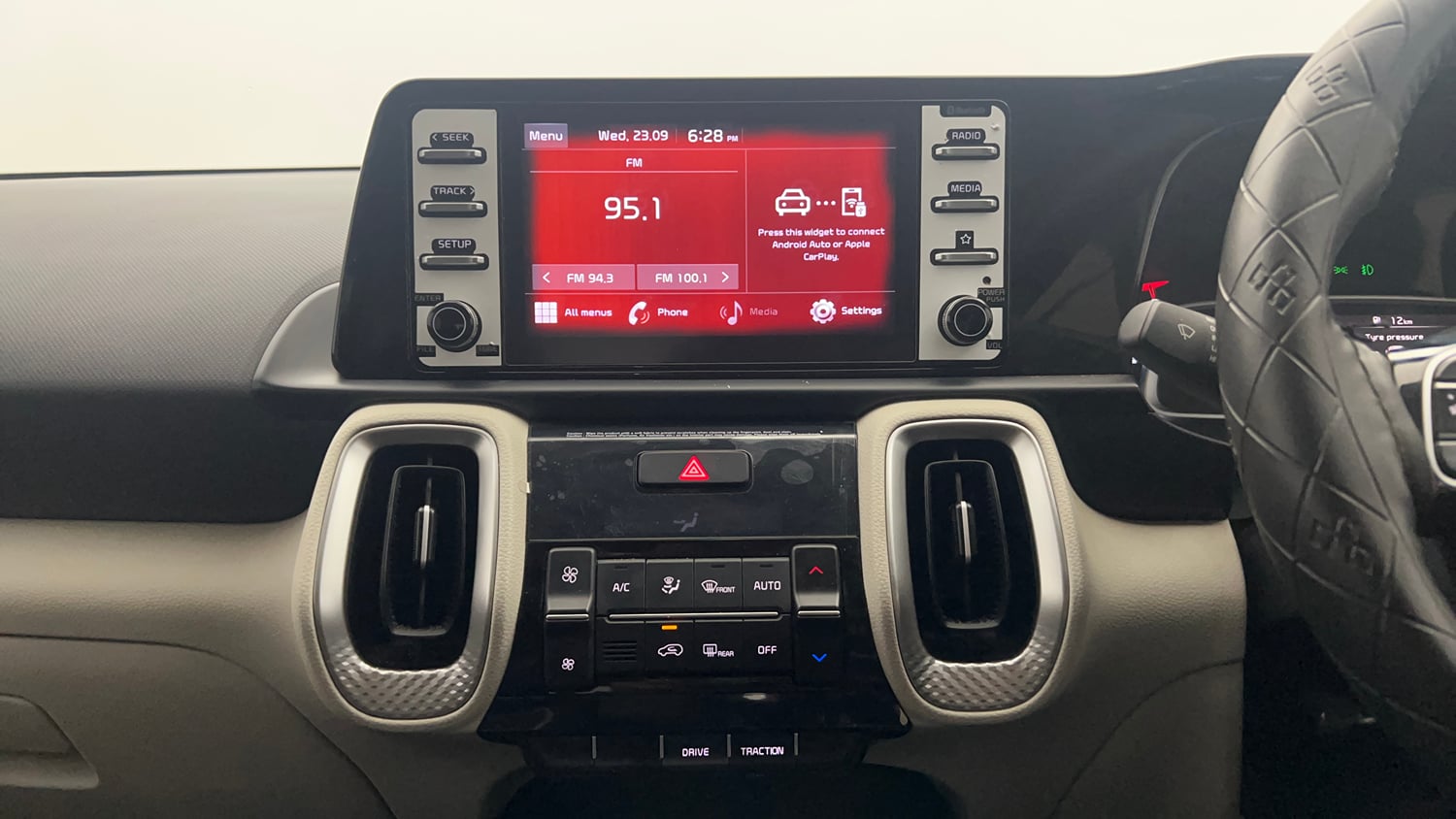 Used 2023 Kia Sonet HTX 1.0 DCT Petrol Automatic interior MUSIC SYSTEM & AC CONTROL VIEW