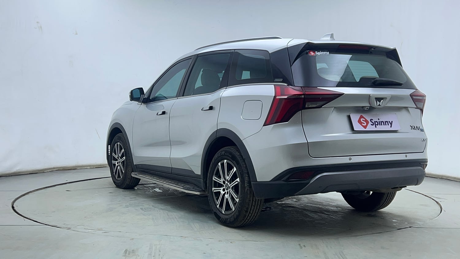 Used 2024 Mahindra XUV700 AX 7 Petrol AT Luxury Pack 7 STR Petrol Automatic exterior LEFT REAR CORNER VIEW