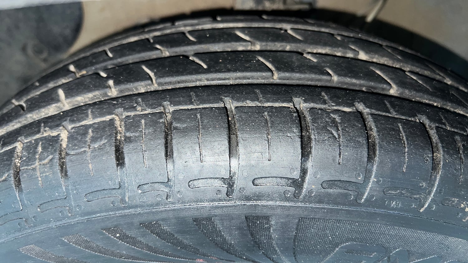 Used 2025 Hyundai Exter S 1.2 MT Petrol Manual tyres LEFT FRONT TYRE TREAD VIEW