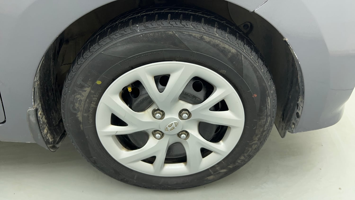 Used 2018 Hyundai Grand i10 Sportz 1.2 Kappa VTVT CNG (Outside Fitted) Cng Manual tyres RIGHT FRONT TYRE RIM VIEW