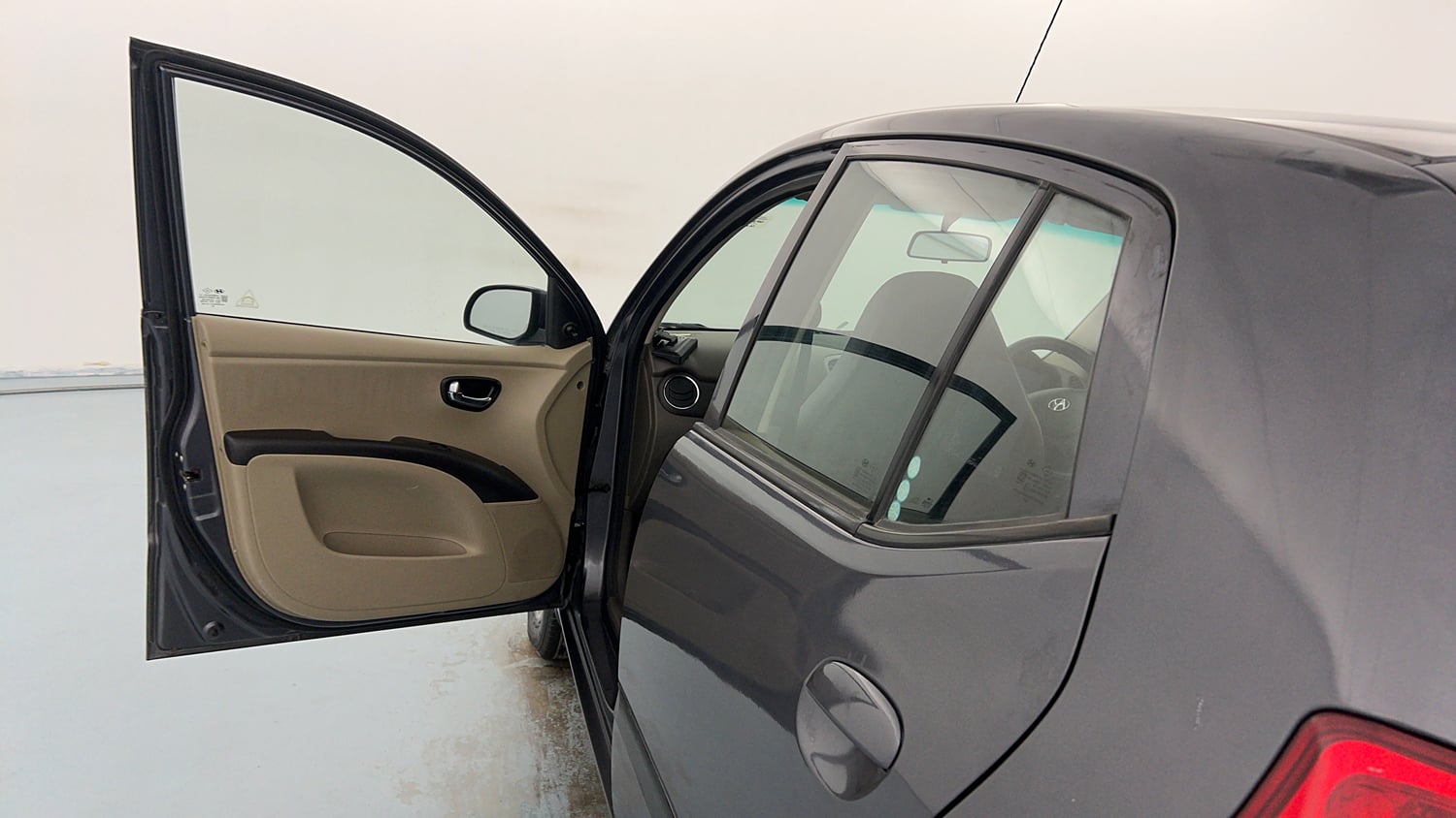 Used 2014 Hyundai i10 Sportz 1.1 iRDE2 Petrol Manual interior LEFT FRONT DOOR OPEN VIEW