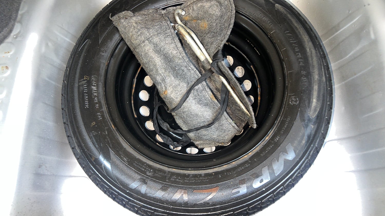 Used 2018 Honda Amaze 1.2 VX MT Petrol Petrol Manual tyres SPARE TYRE VIEW