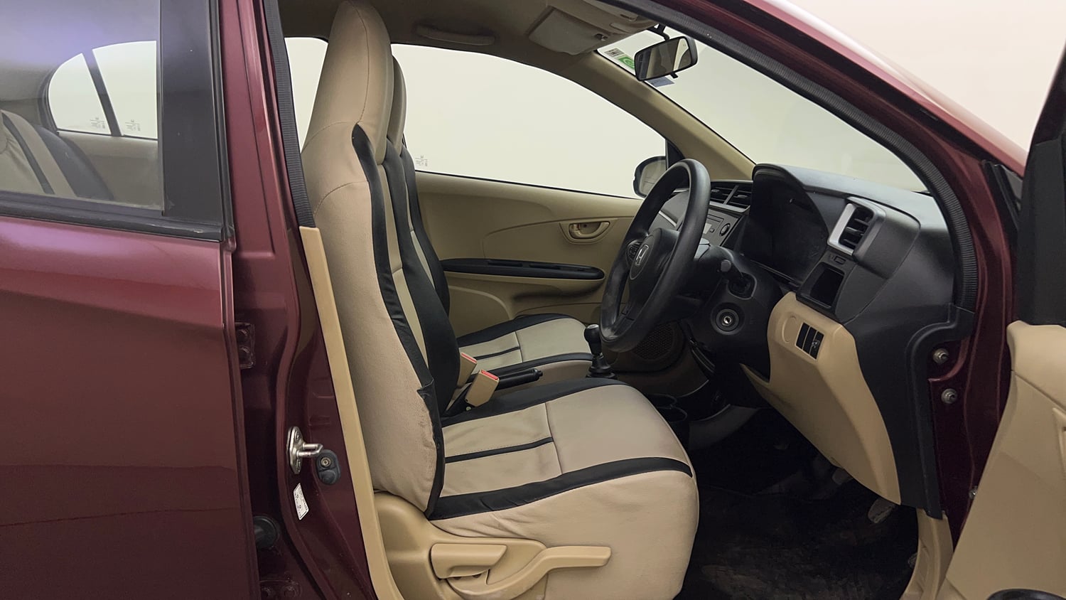 Used 2016 Honda Amaze 1.2 S i-VTEC Petrol Manual interior RIGHT SIDE FRONT DOOR CABIN VIEW