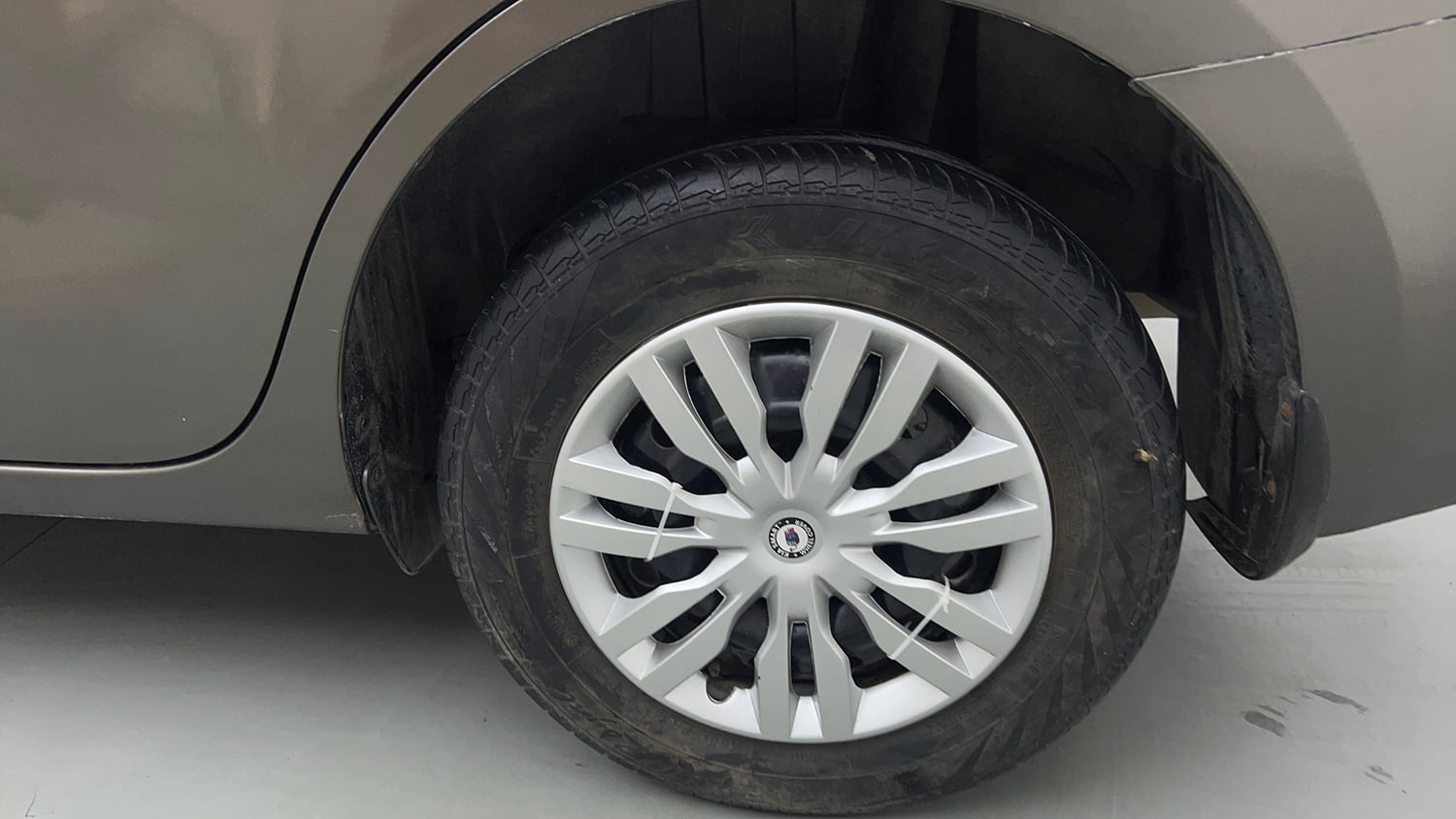 Used 2019 Maruti Suzuki Dzire VXi Petrol Manual tyres LEFT REAR TYRE RIM VIEW